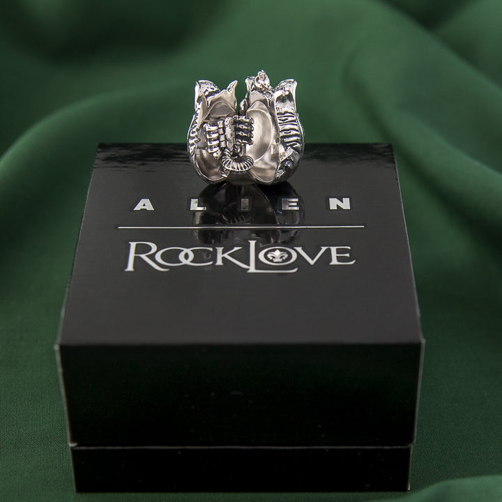 Alien X RockLove ALIEN Ovomorph Locket