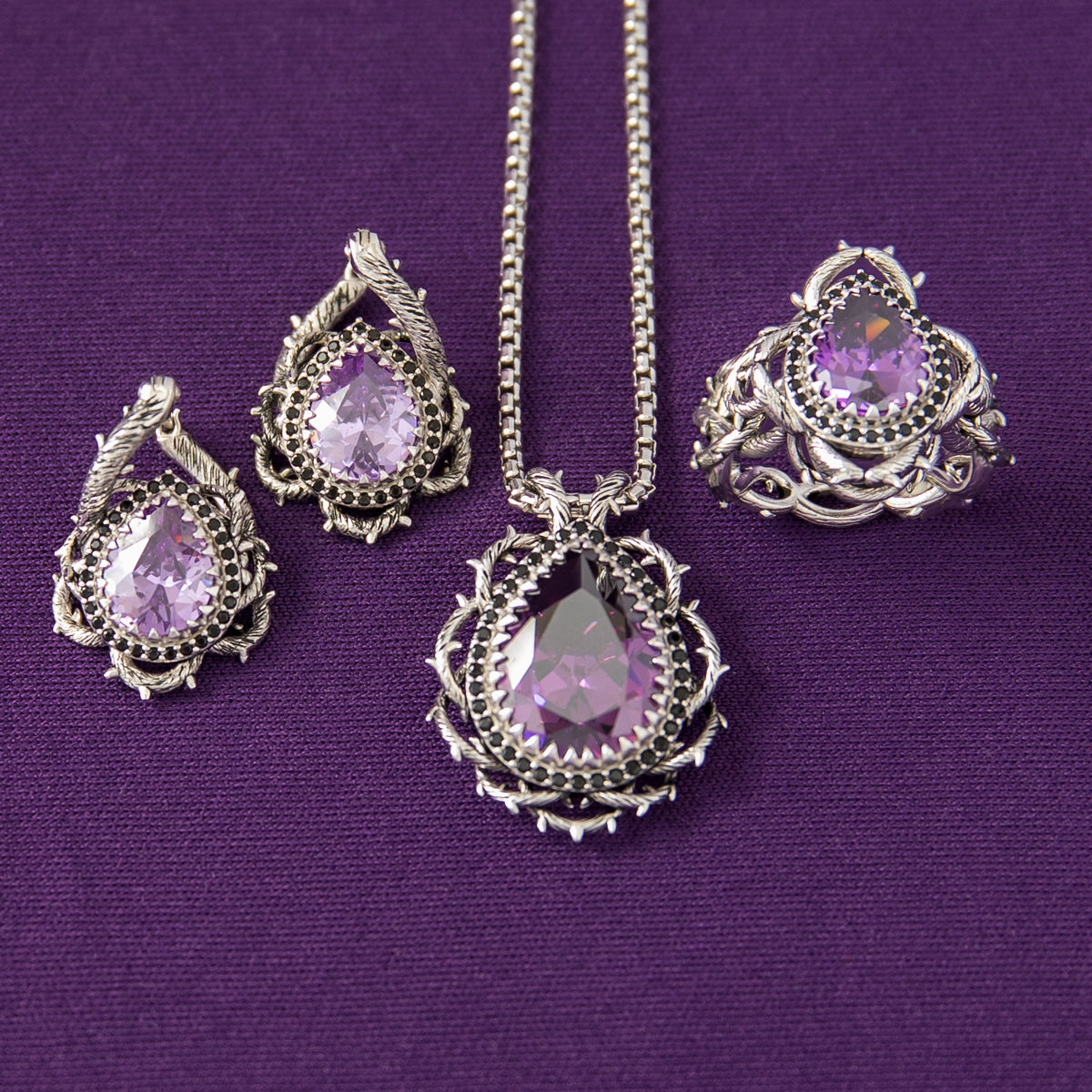 Disney X RockLove DISNEY VILLAINS Maleficent Malicious Necklace