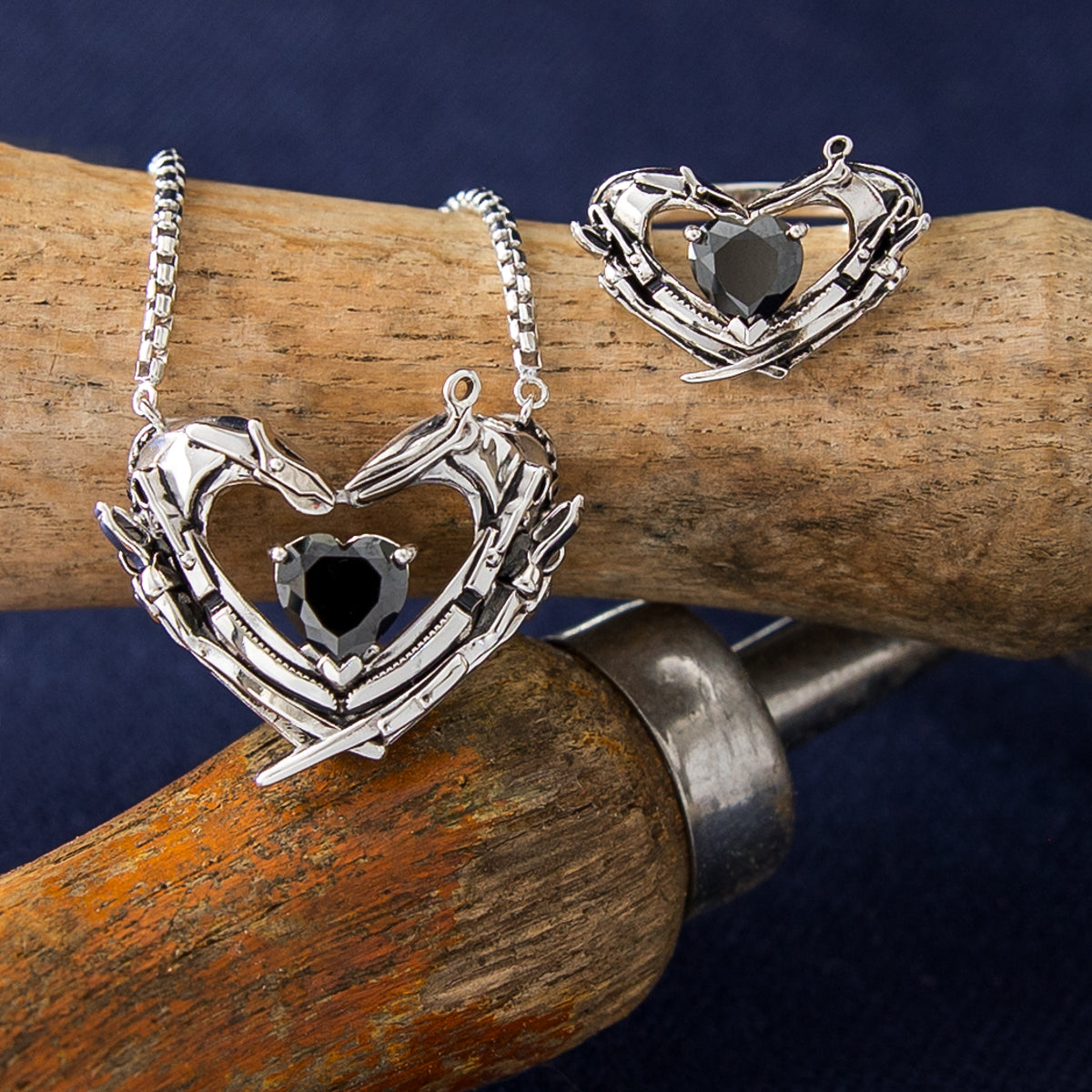 Edward Scissorhands X RockLove Crystal Heart Ring - RockLove Jewelry