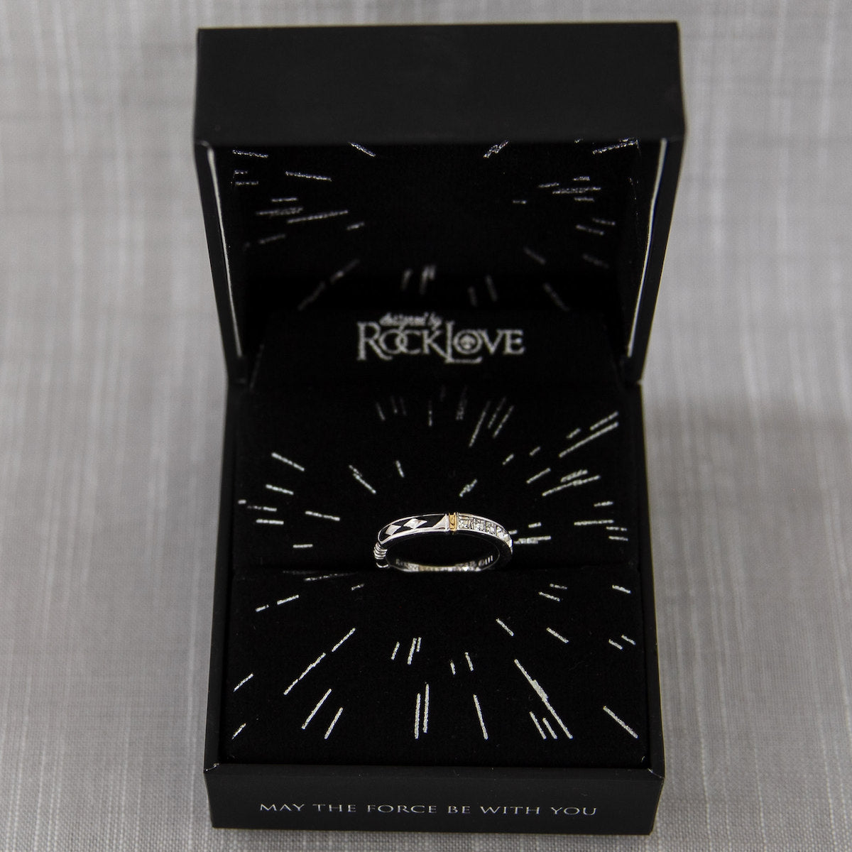 置物 love is strength Find The Strength Bracelet