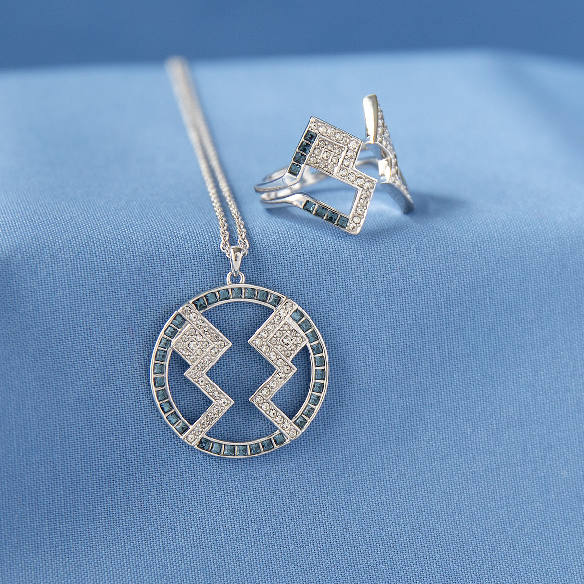 太陽の末裔 Love Under The Sun BOX Star Wars X RockLove BB-8 Droid Necklace – RockLove Jewelry