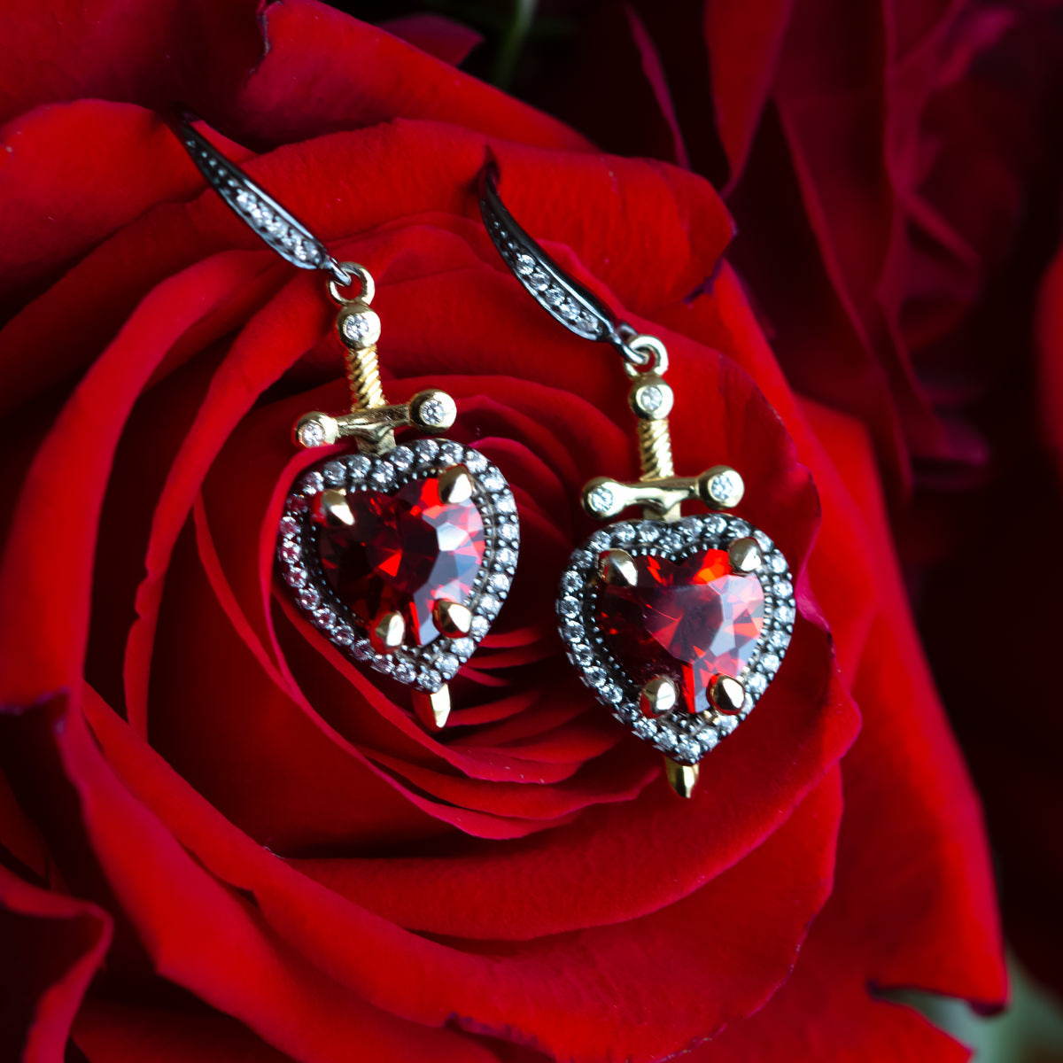 Disney X RockLove SNOW WHITE Dagger Heart Earrings - RockLove Jewelry