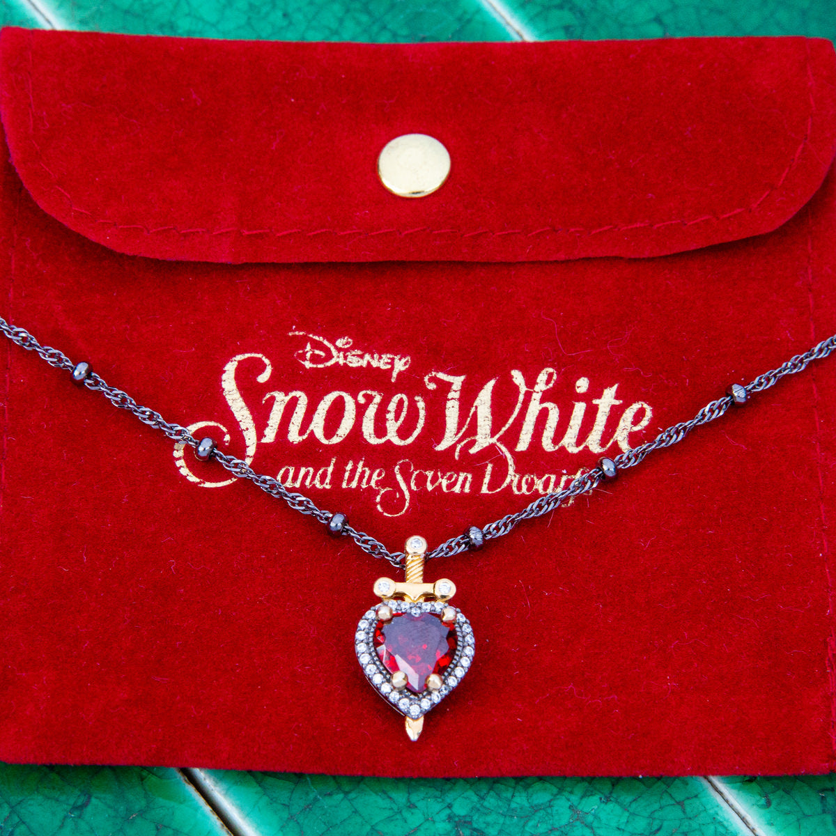 Snow white necklace discount