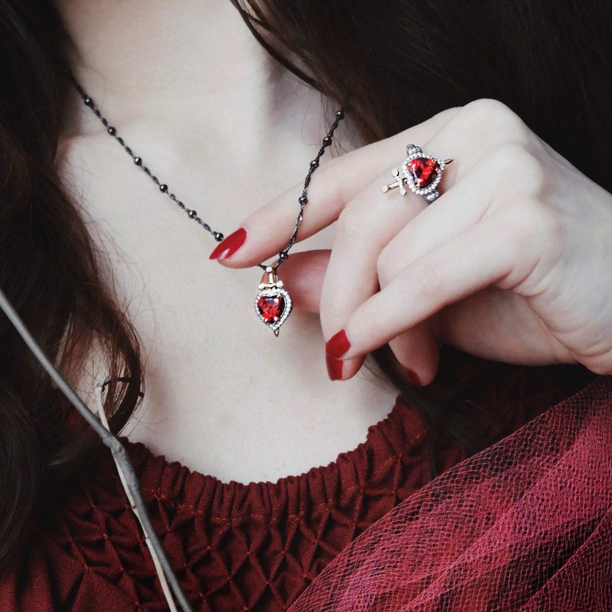 Disney X RockLove SNOW WHITE Dagger Heart Necklace - RockLove Jewelry