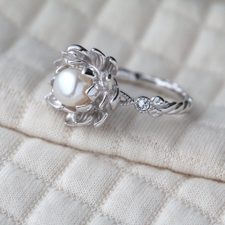 Disney X RockLove THE PRINCESS AND THE FROG Water Lily Pearl Ring